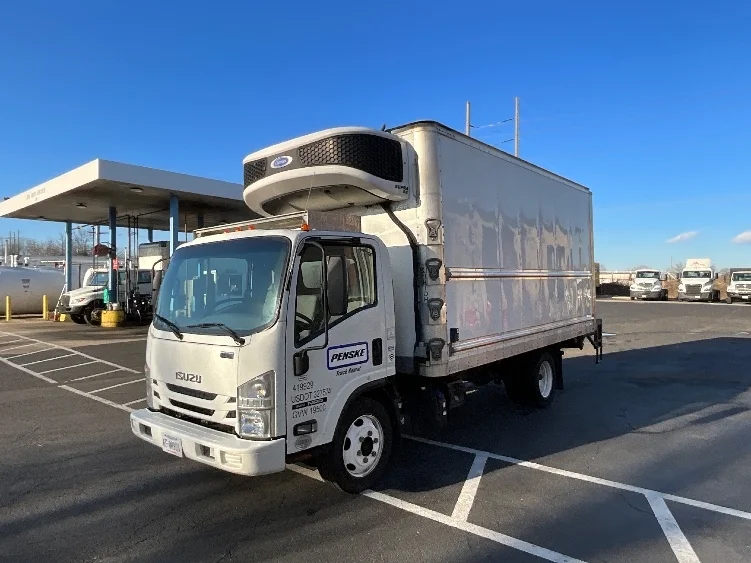 2022 Isuzu NRR in Manassas, VA — photo 3