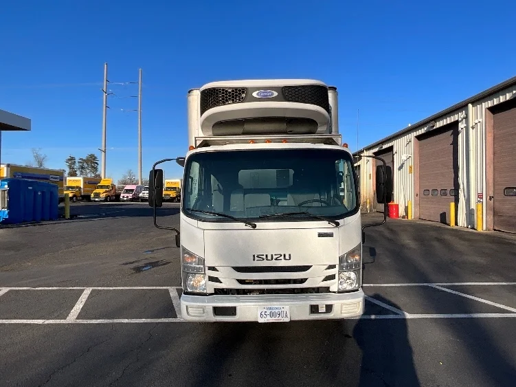 2022 Isuzu NRR in Alexandria, VA — photo 2