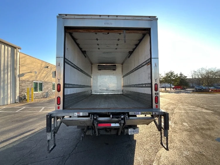 2022 Isuzu NRR in Alexandria, VA — photo 8