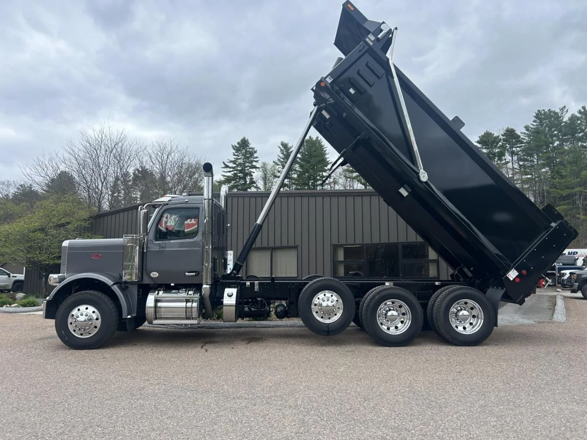 2025 Peterbilt 589 in Bow, NH — photo 7