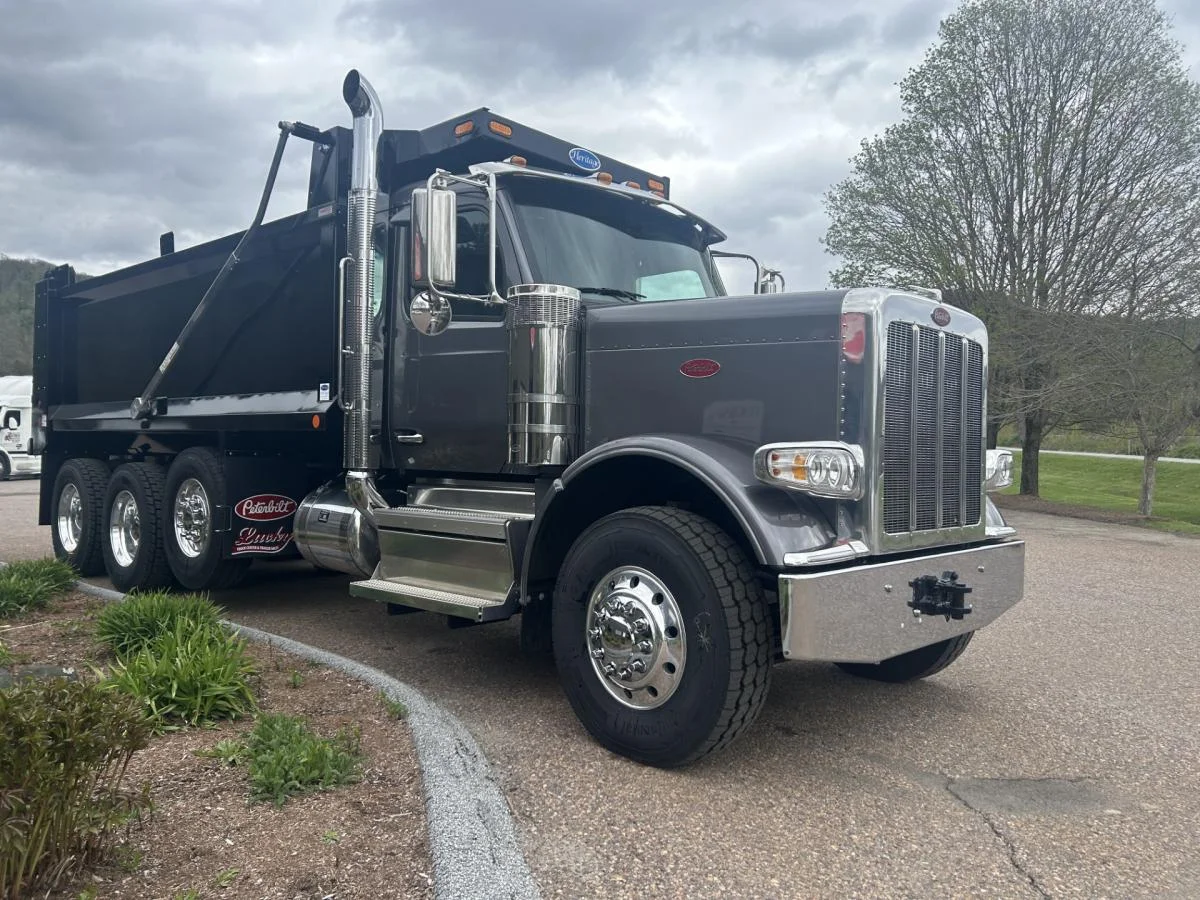 2025 Peterbilt 589 in Bow, NH — photo 2