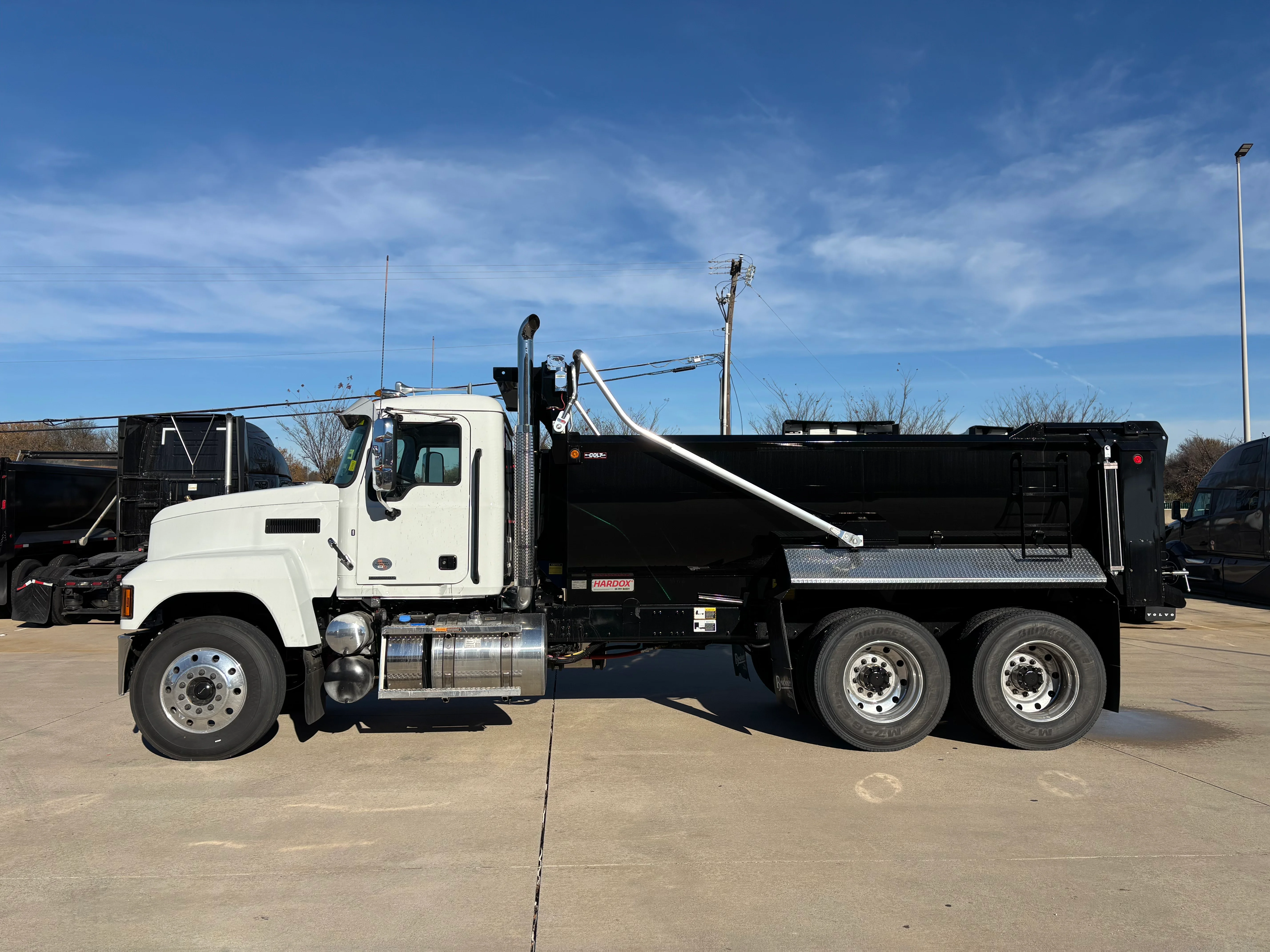 2026 Mack Pinnacle in Dallas I-20, TX — photo 8