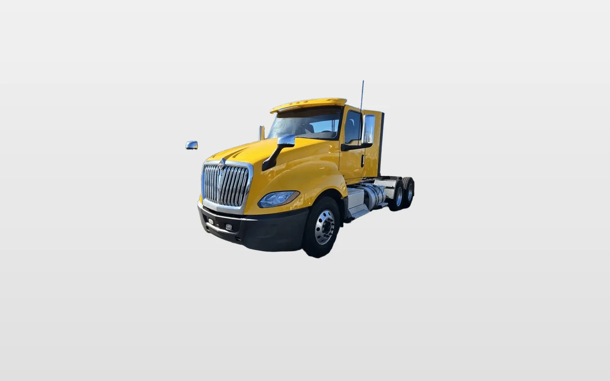 2020 International LT - image 1