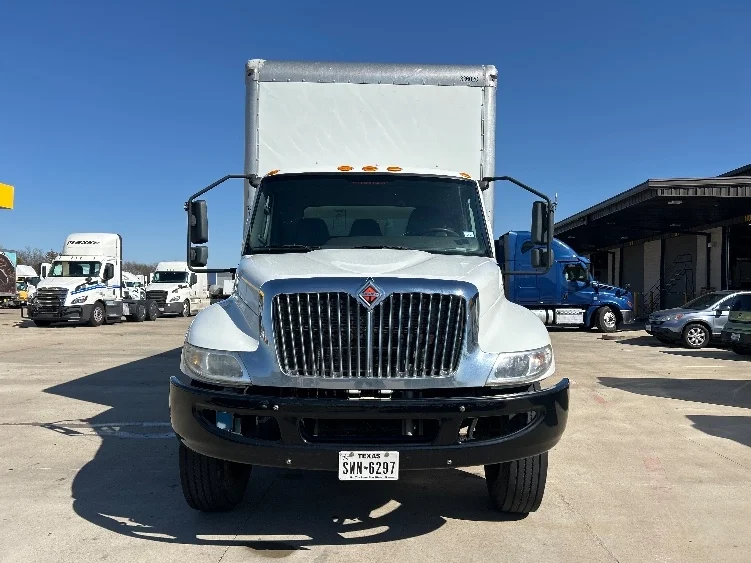 2020 International MV - image 2