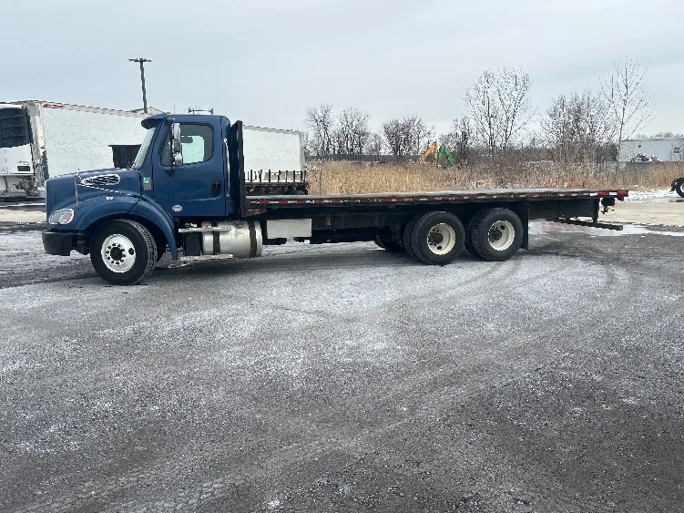 2018 Freightliner M2 112 - image 4
