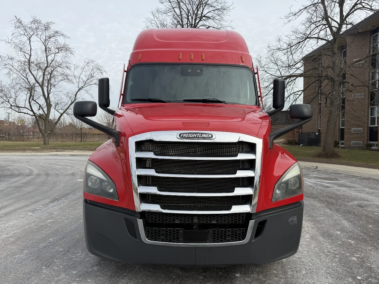 2023 Freightliner Cascadia - image 3