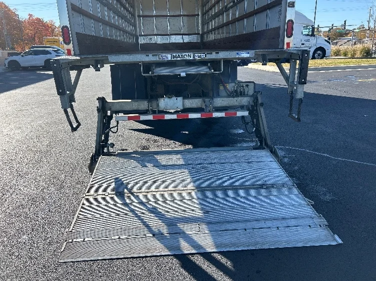 2022 International MV - image 9