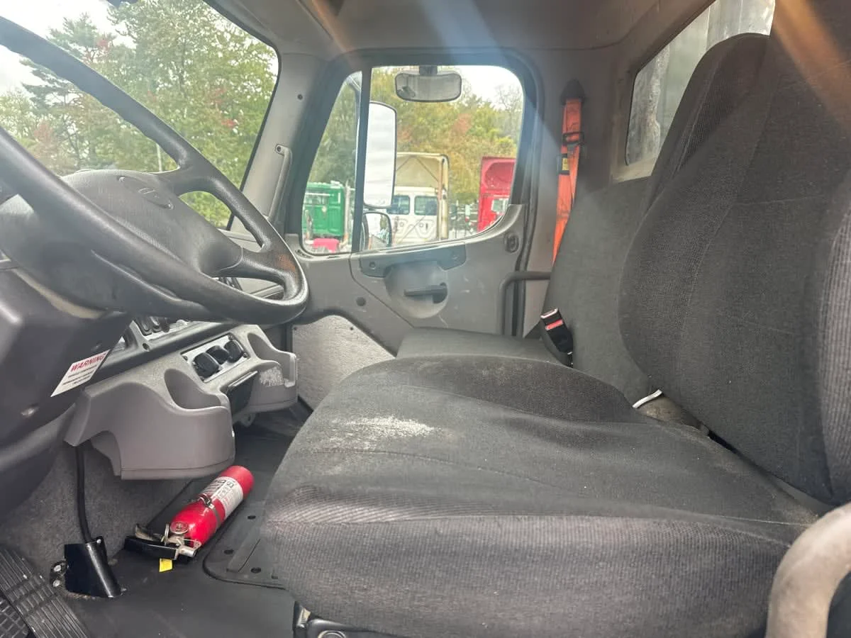 2019 Freightliner M2 106 in Springfield, MA — photo 11