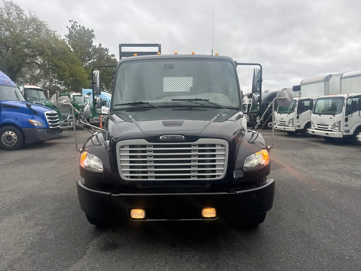 2019 Freightliner M2 106 in Springfield, MA — photo 2