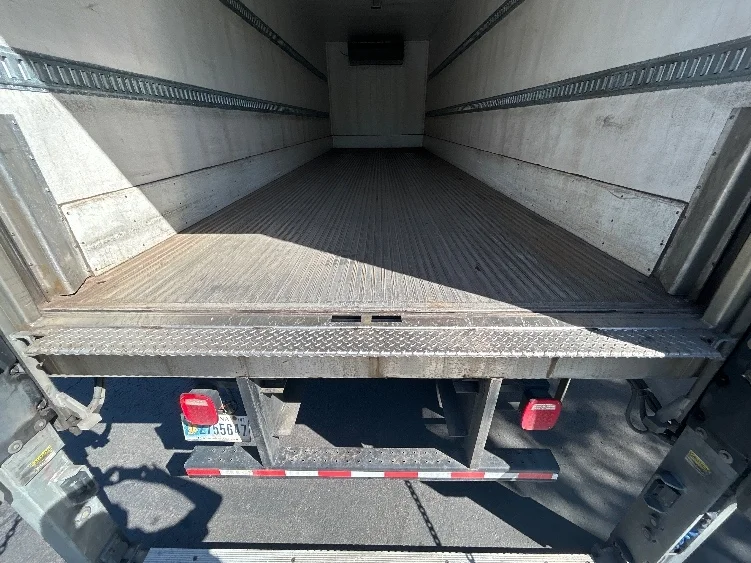 2019 Freightliner eM2 in Portland, OR — photo 9