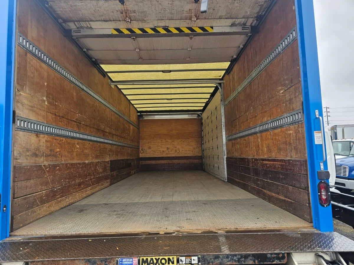 2018 Freightliner M2 106 in Bensalem, PA — photo 8