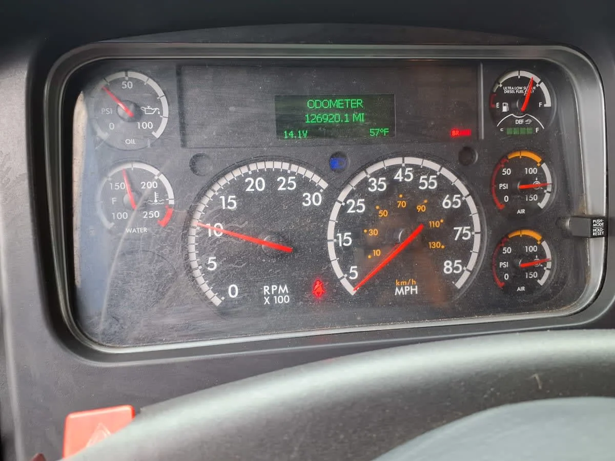 2018 Freightliner M2 106 - image 11