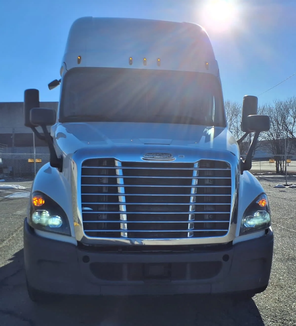 2020 Freightliner Cascadia in Memphis, TN — photo 2