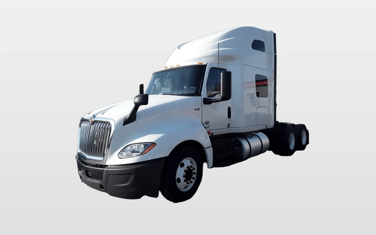 2022 International LT - image 1