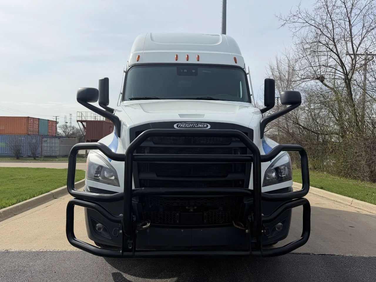 2023 Freightliner Cascadia - image 2