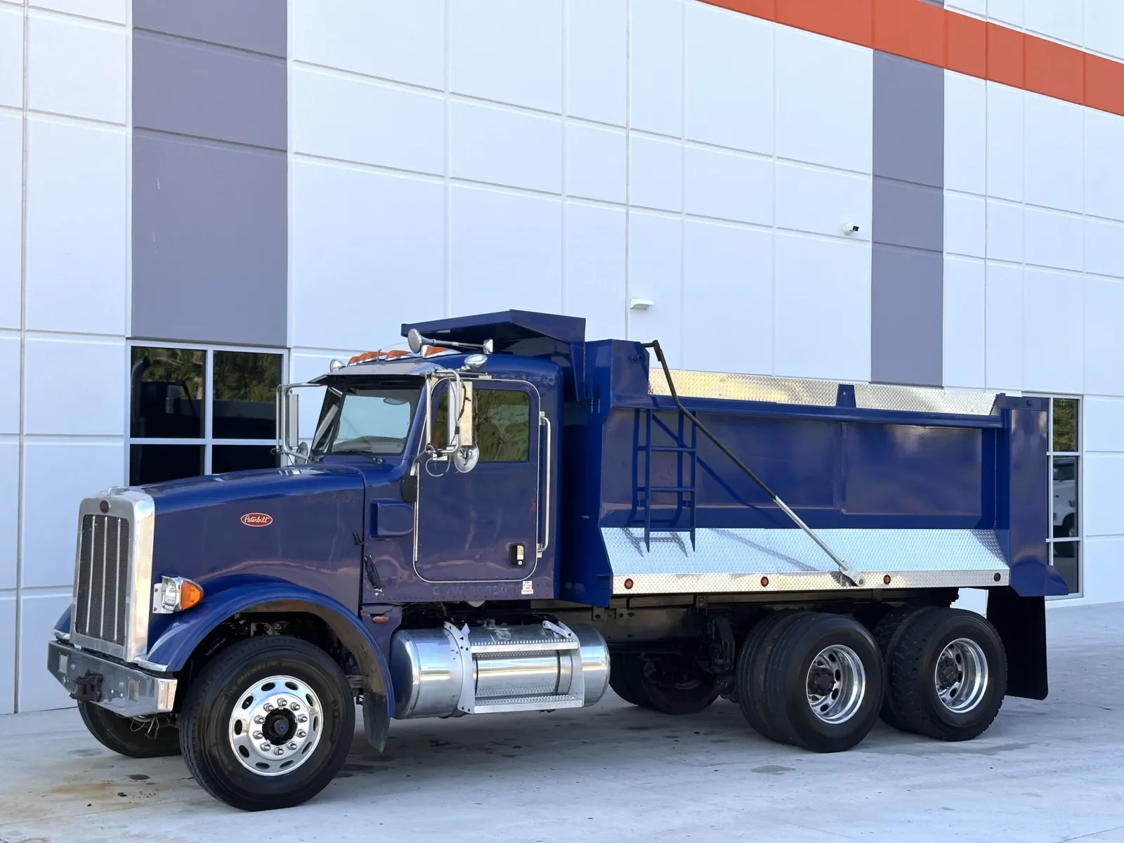 2016 Peterbilt 365 in Greer, SC — photo 3