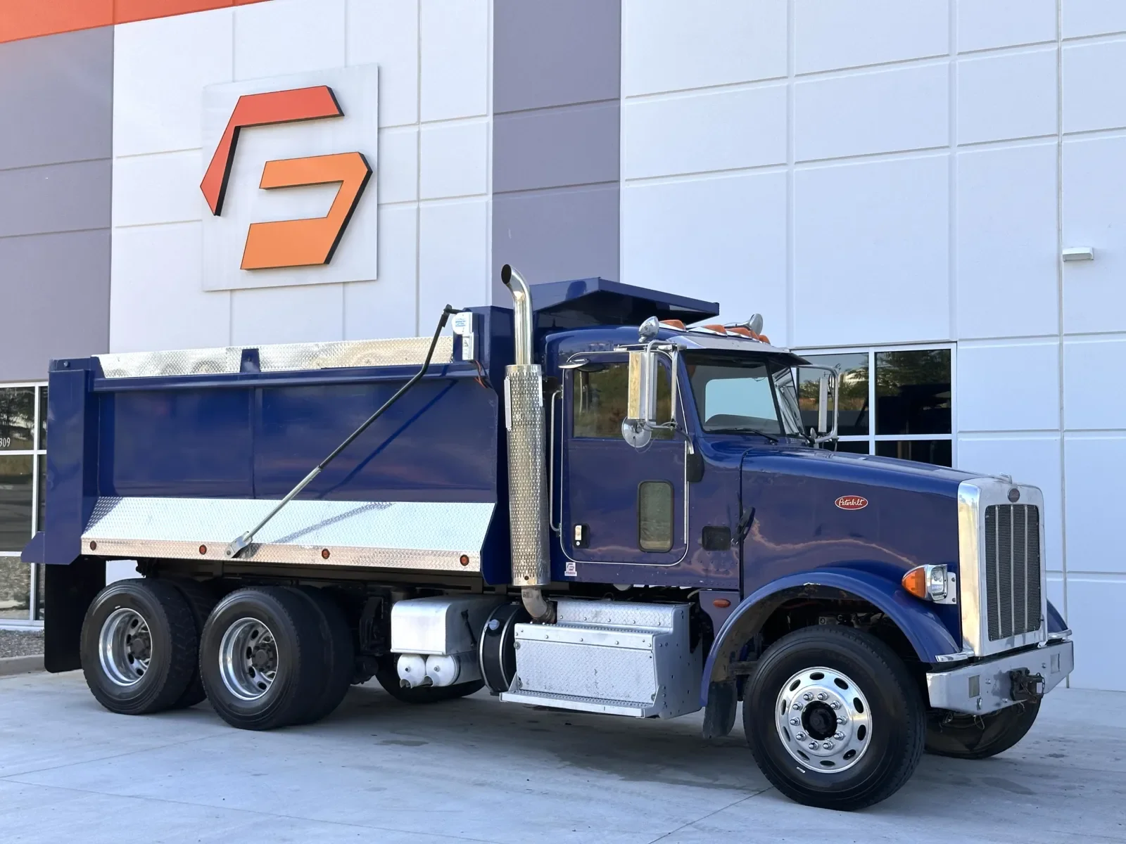 2016 Peterbilt 365 in Greer, SC — photo 2