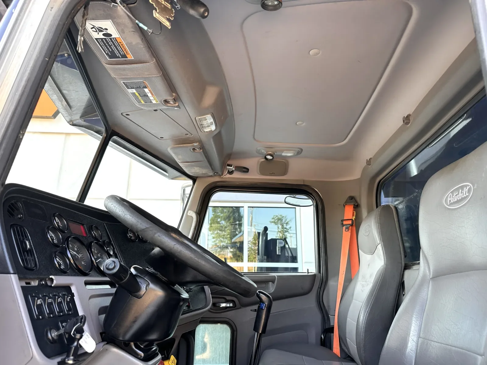 2016 Peterbilt 365 in Greer, SC — photo 15