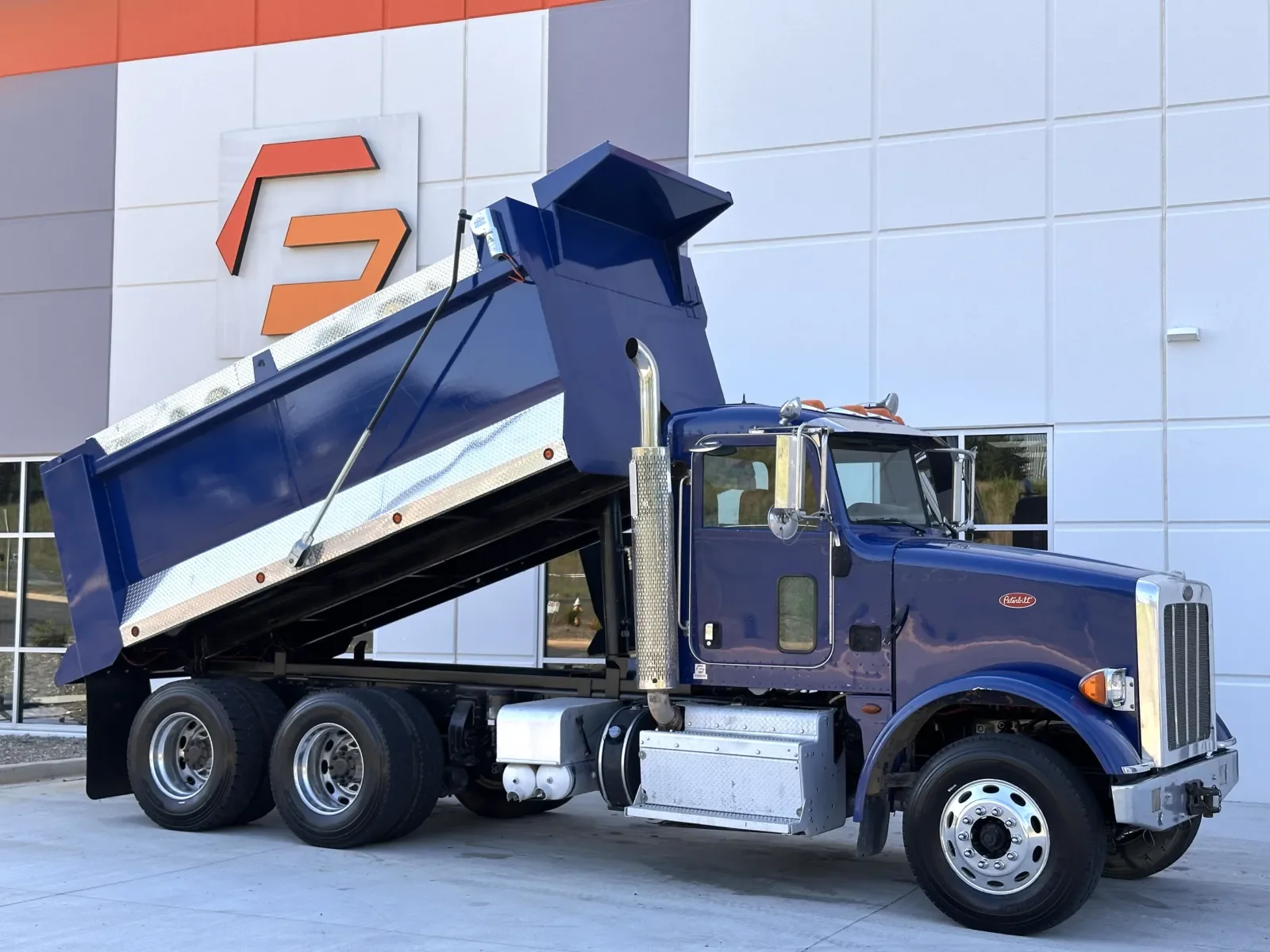 2016 Peterbilt 365