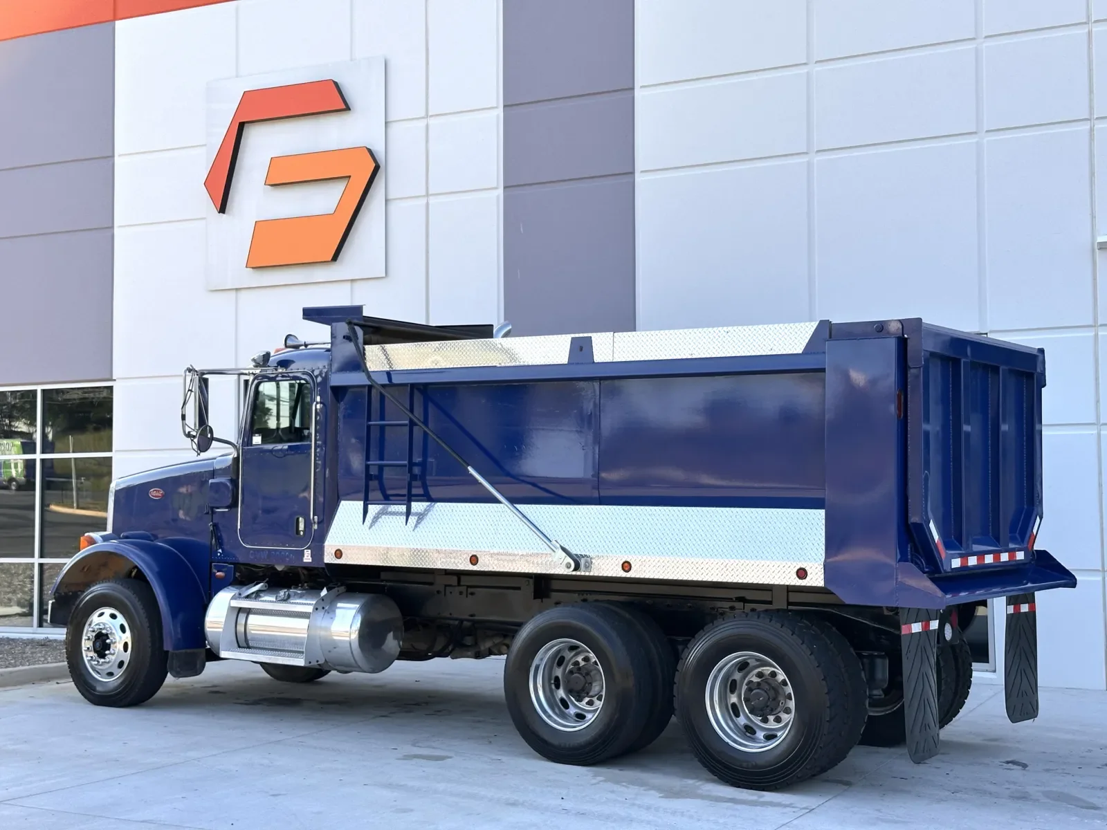 2016 Peterbilt 365 in Greer, SC — photo 7