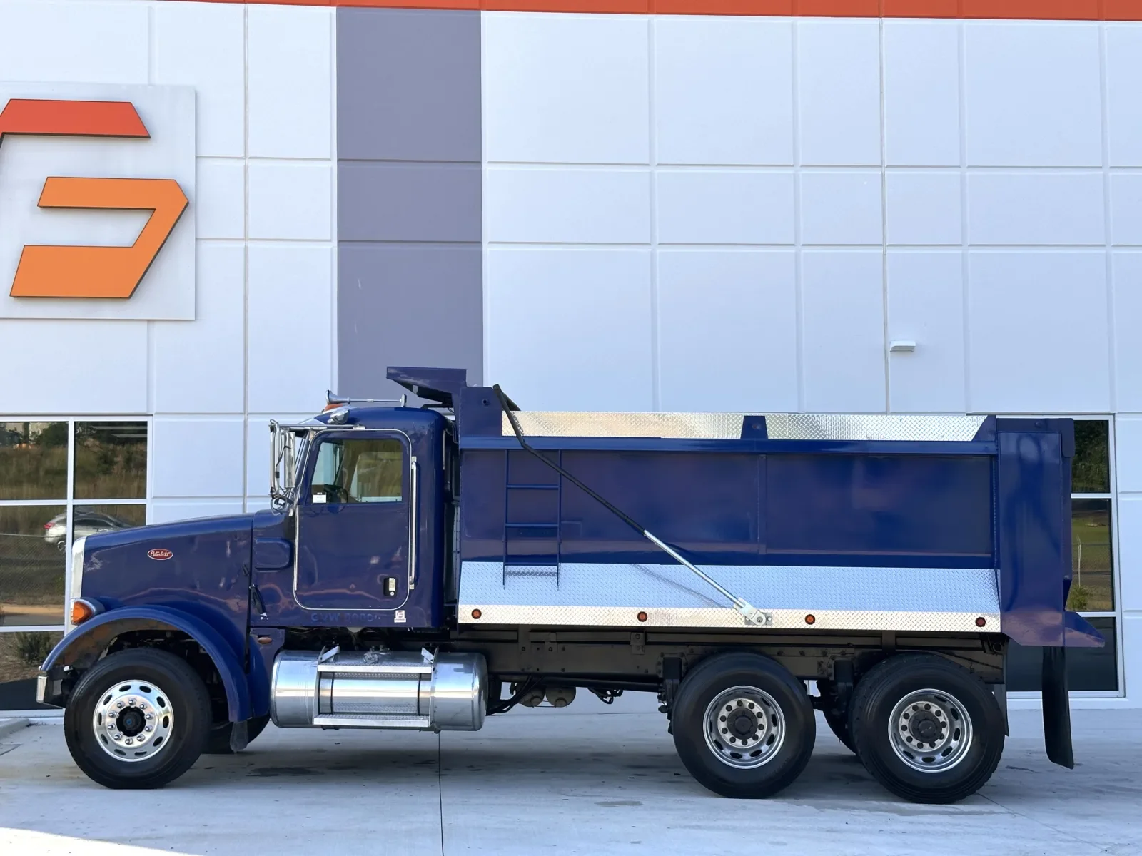 2016 Peterbilt 365 in Greer, SC — photo 5