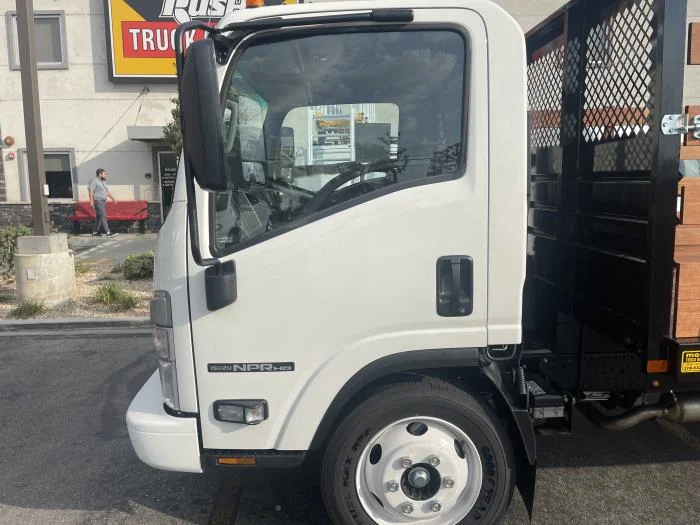2025 Isuzu NPR - image 10