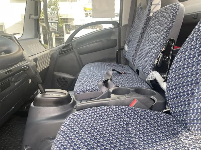 2025 Isuzu NPR - image 12