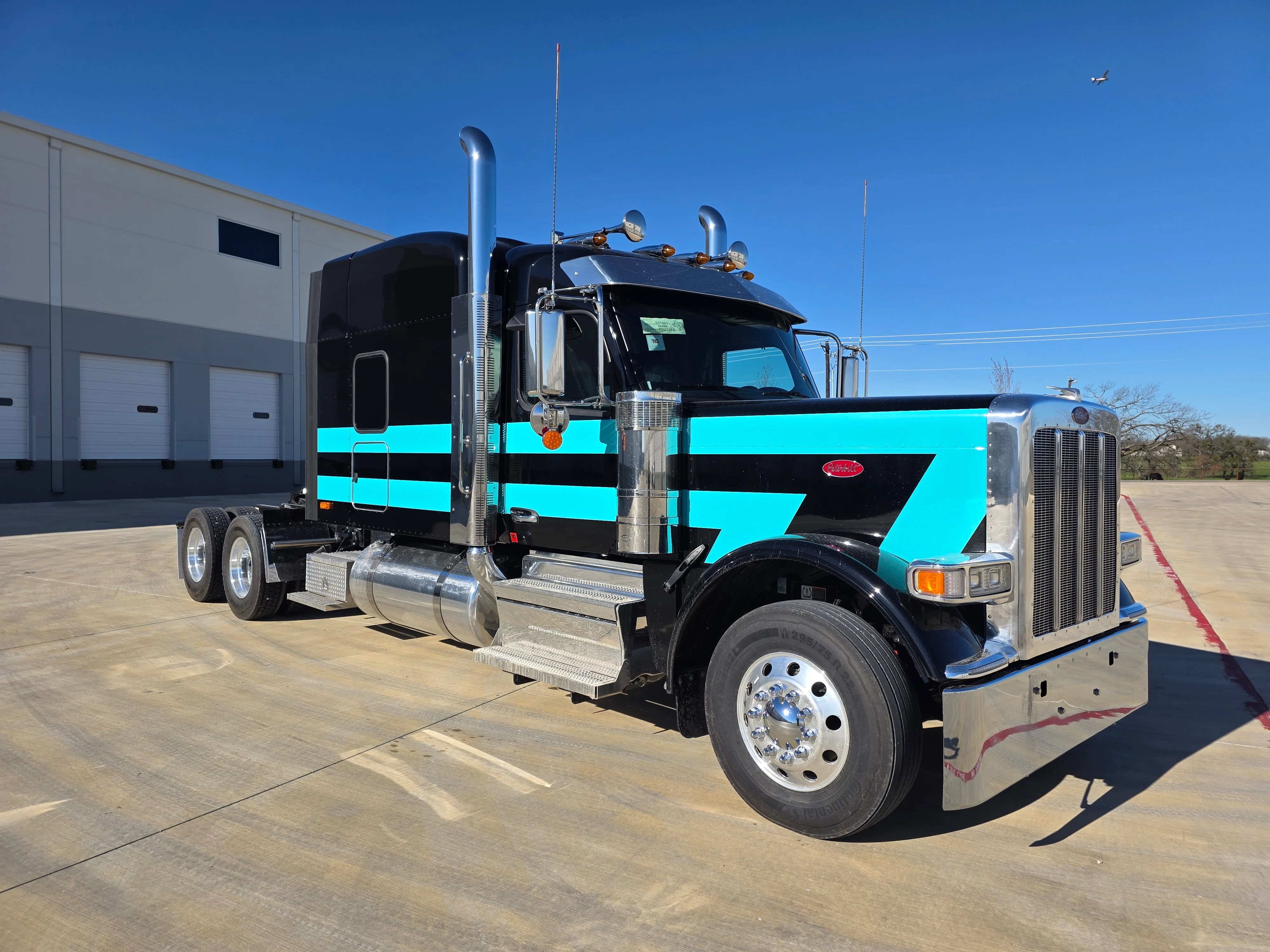2027 Peterbilt 589 in Cincinnati, OH — photo 7