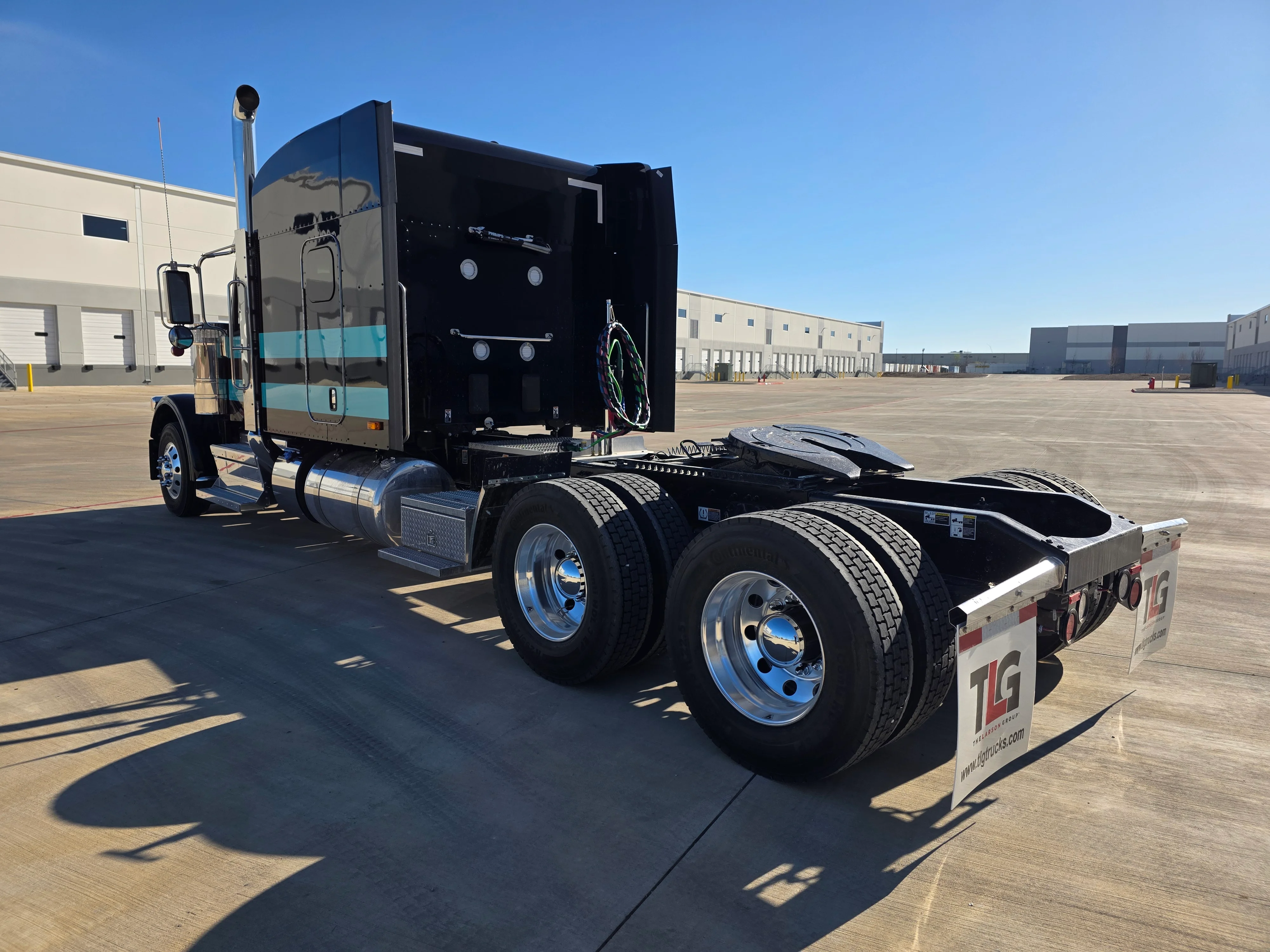 2027 Peterbilt 589 in Cincinnati, OH — photo 3