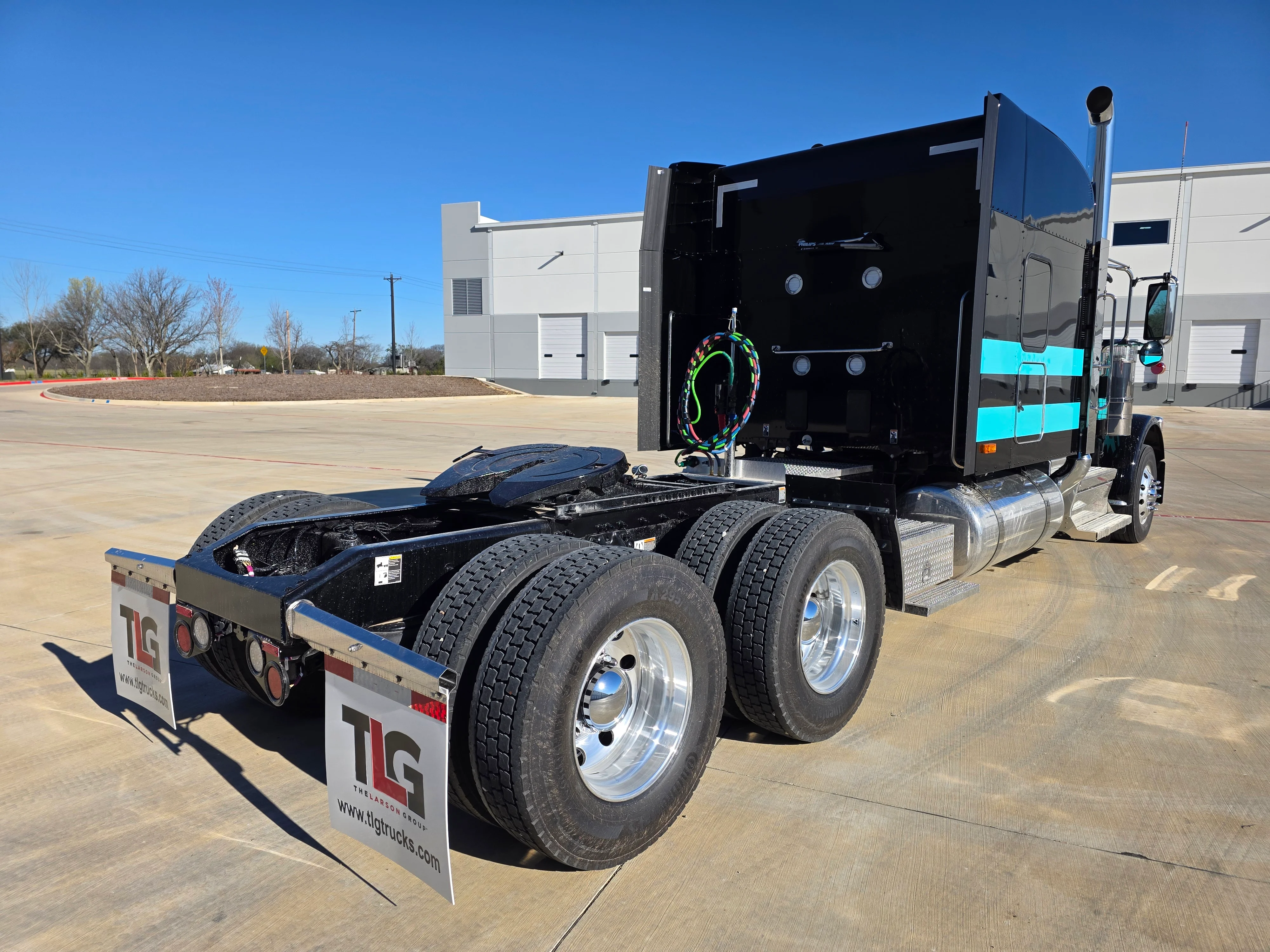 2027 Peterbilt 589 in Cincinnati, OH — photo 5