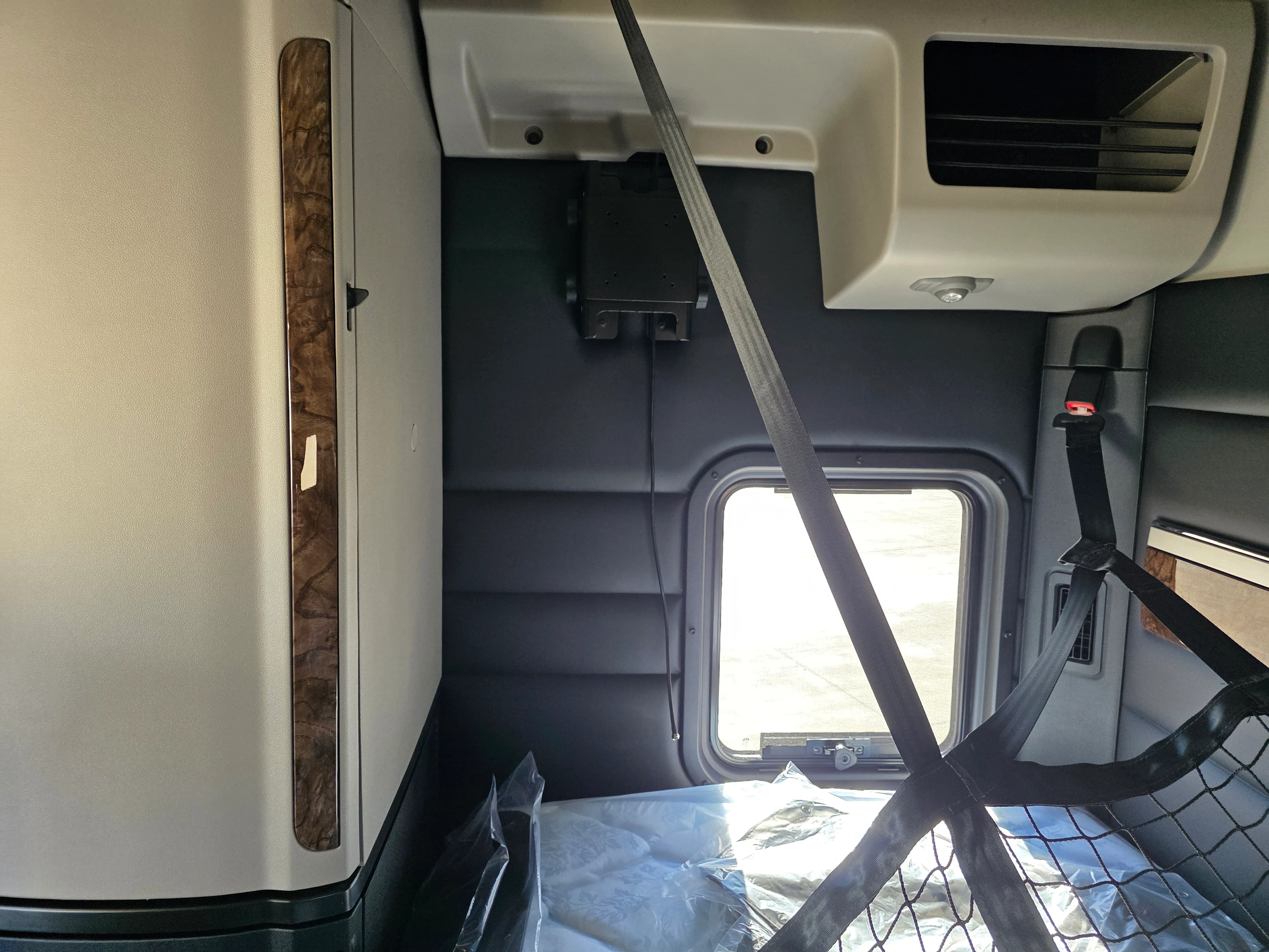 2027 Peterbilt 589 in Cincinnati, OH — photo 11