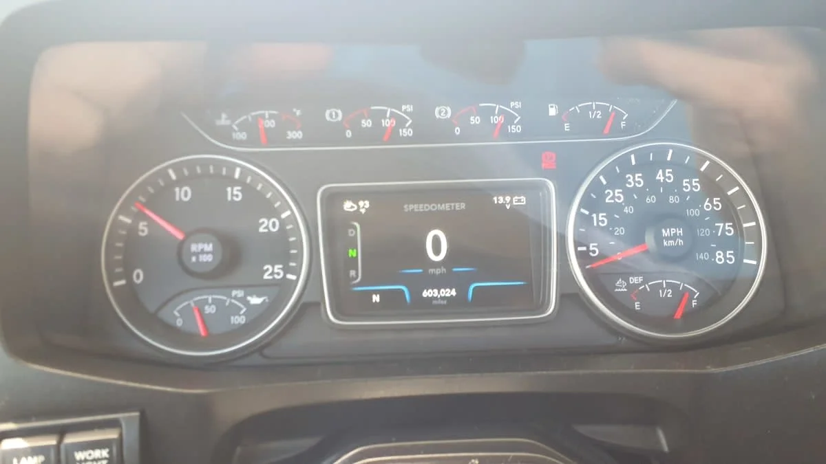 2019 International LT in Springfield, MA — photo 9