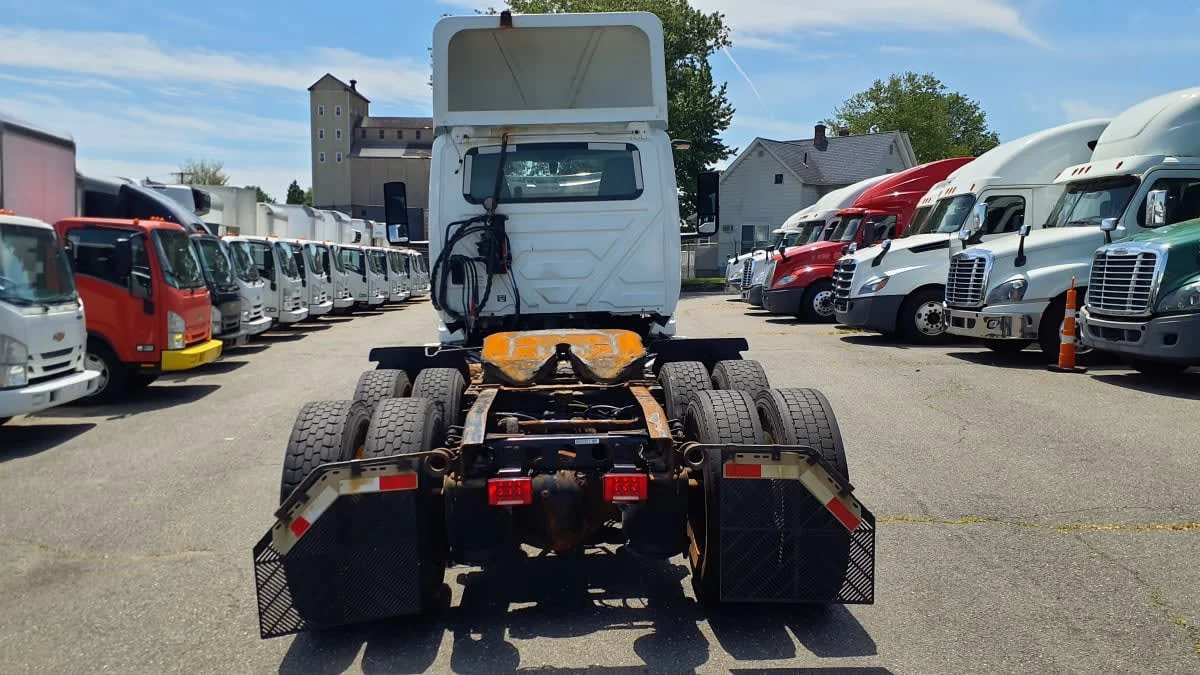 2019 International LT in Springfield, MA — photo 5