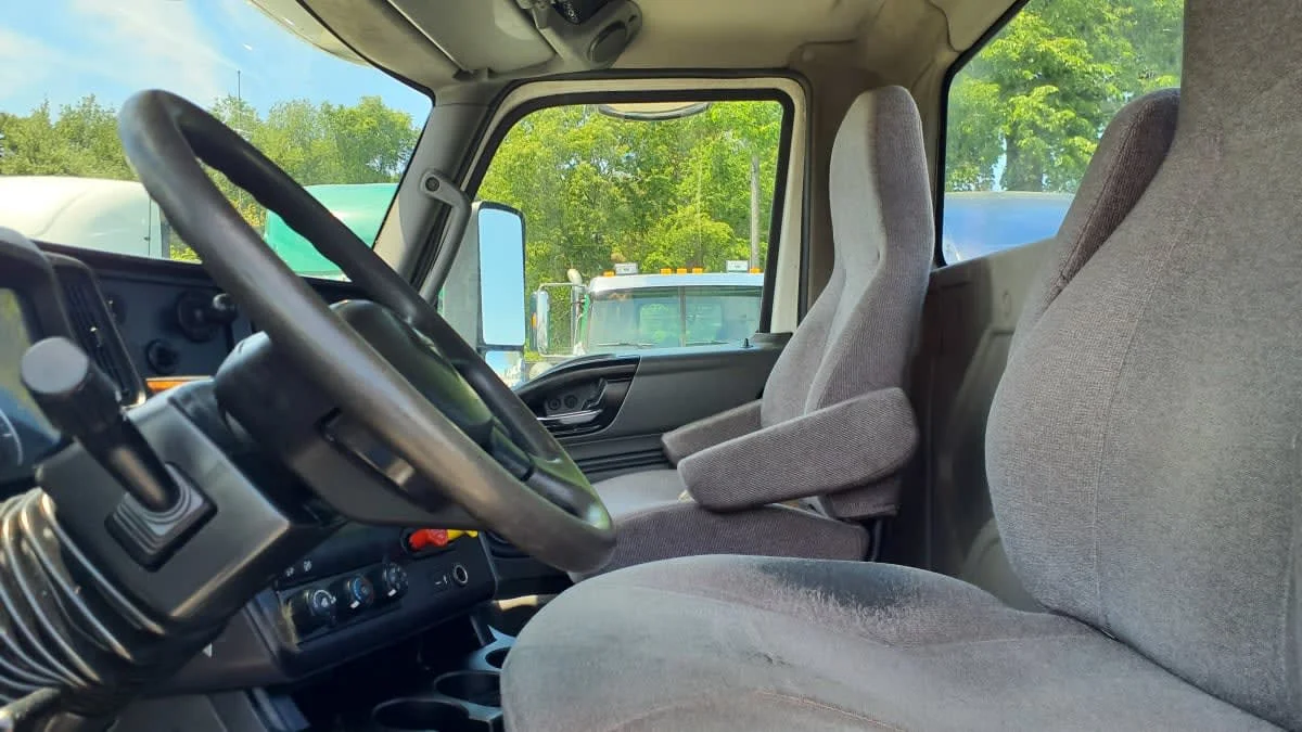 2019 International LT in Springfield, MA — photo 10