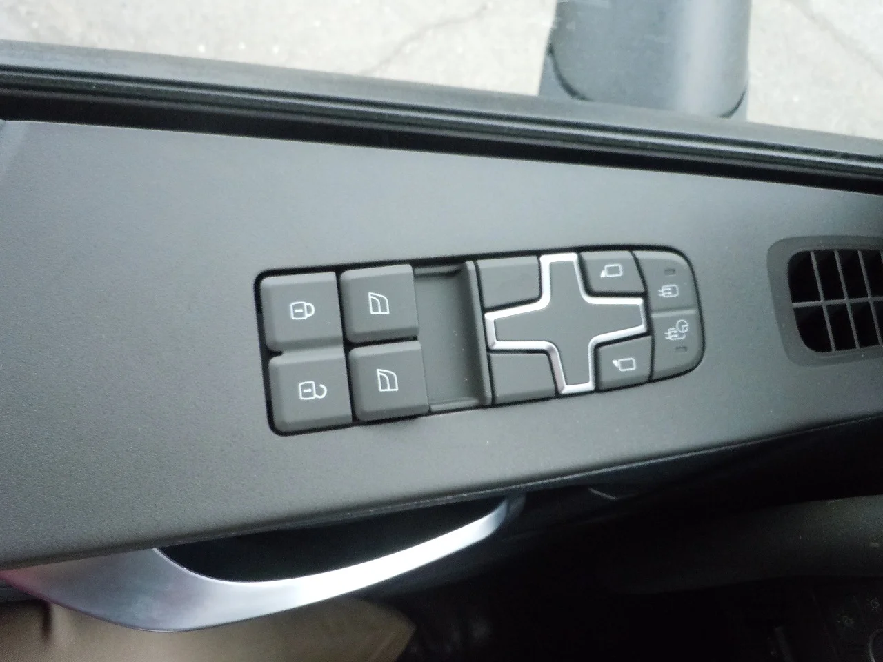 2026 Volvo VNL 860 in Gary, IN — photo 7