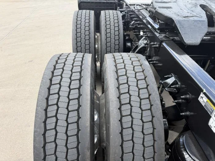 2019 Peterbilt 579 - image 14