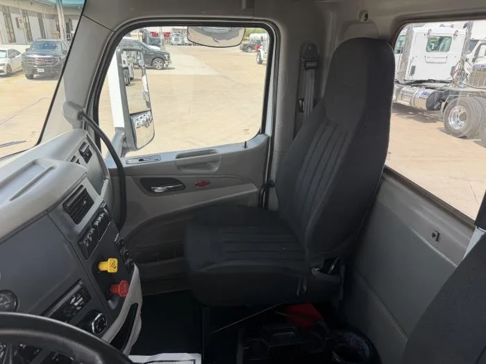 2019 Peterbilt 579 - image 27