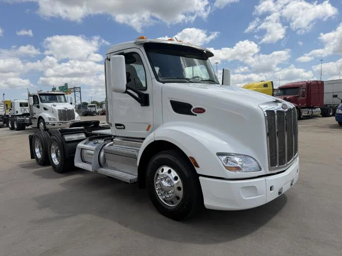 2019 Peterbilt 579 - image 9