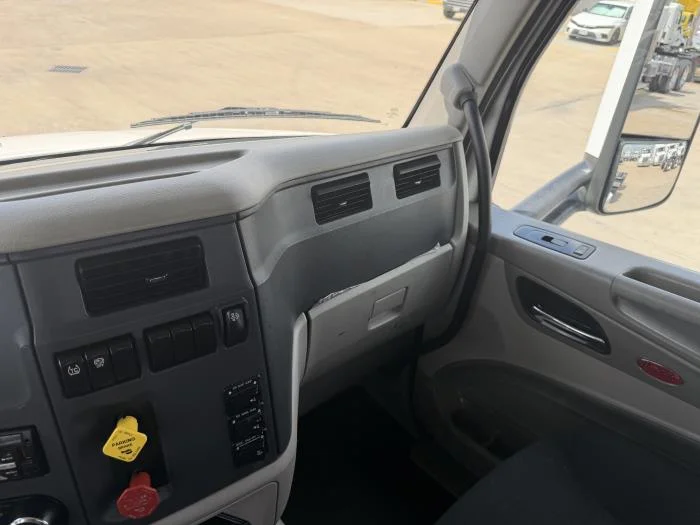 2019 Peterbilt 579 - image 30