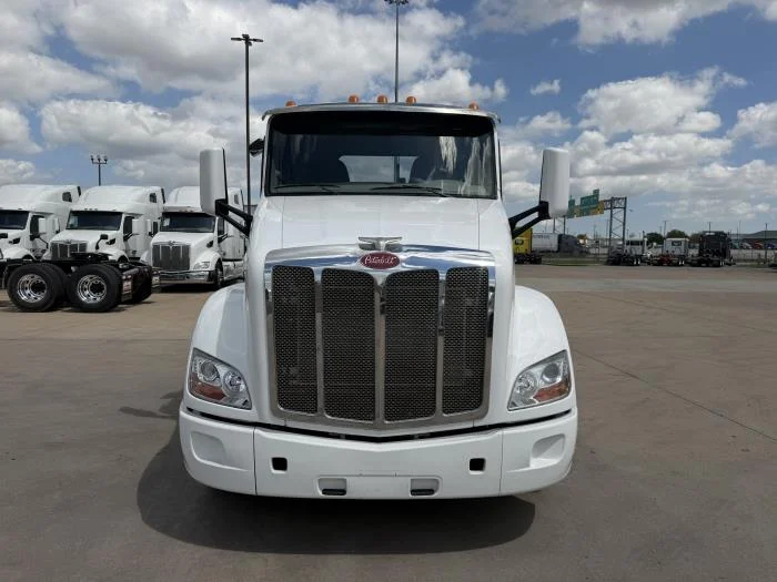 2019 Peterbilt 579 - image 10