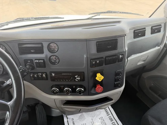 2019 Peterbilt 579 - image 31