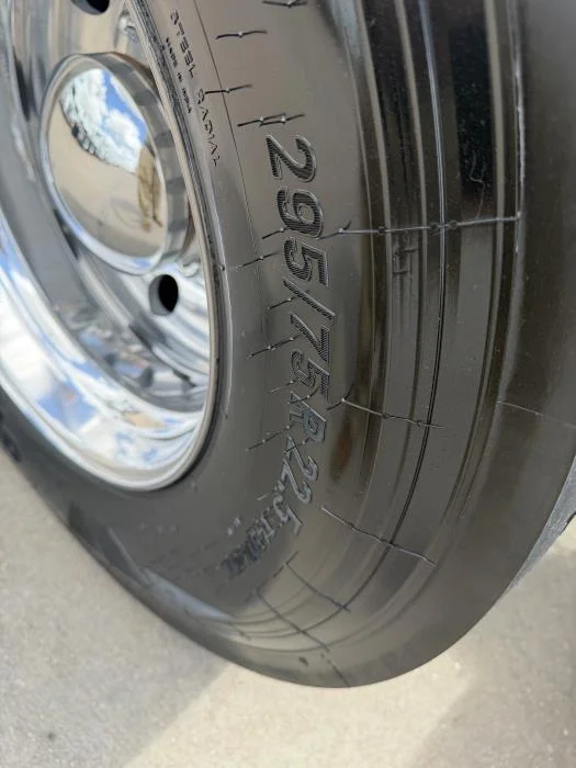 2019 Peterbilt 579 - image 11