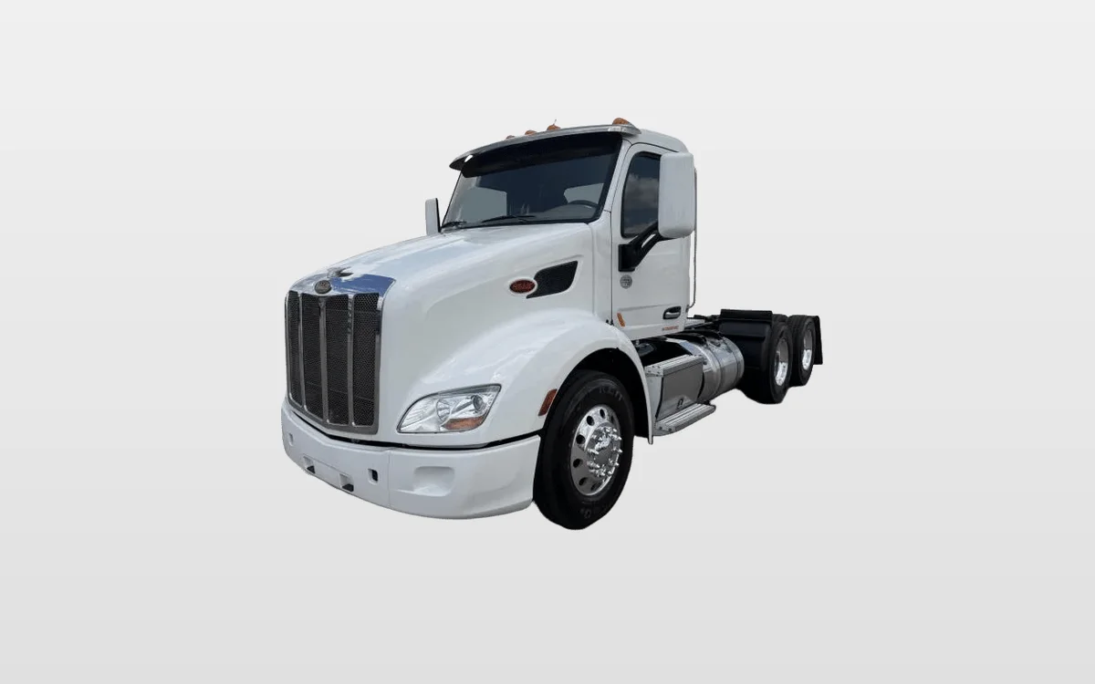 2019 Peterbilt 579 - image 1