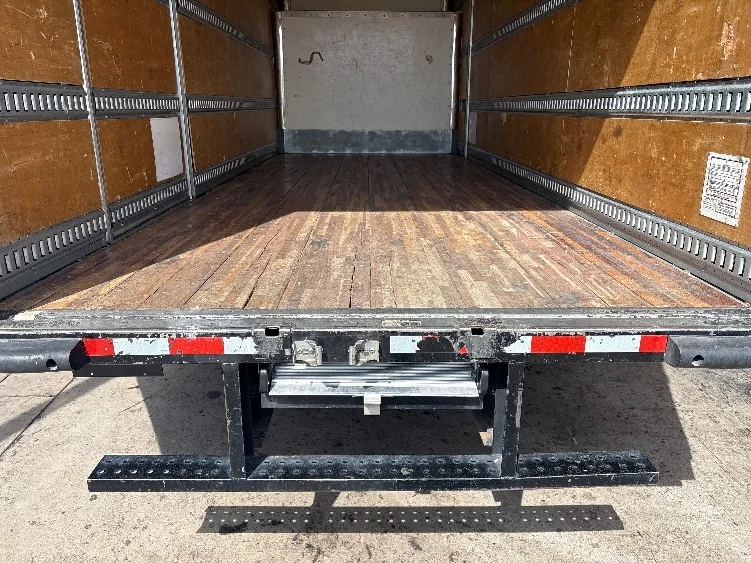 2020 Isuzu NRR in Phoenix, AZ — photo 9