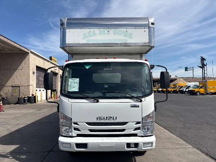 2020 Isuzu NRR in Phoenix, AZ — photo 2