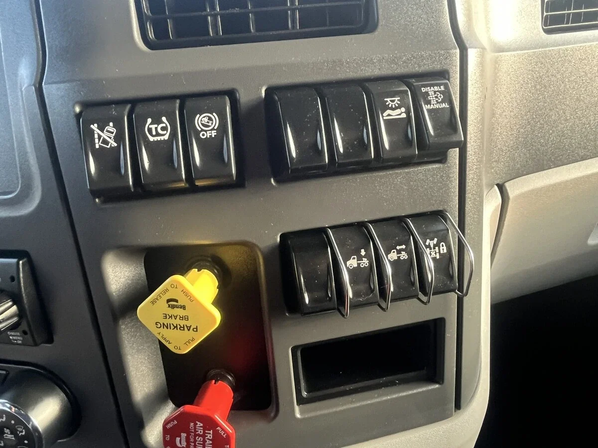 2023 Peterbilt 579 - image 23