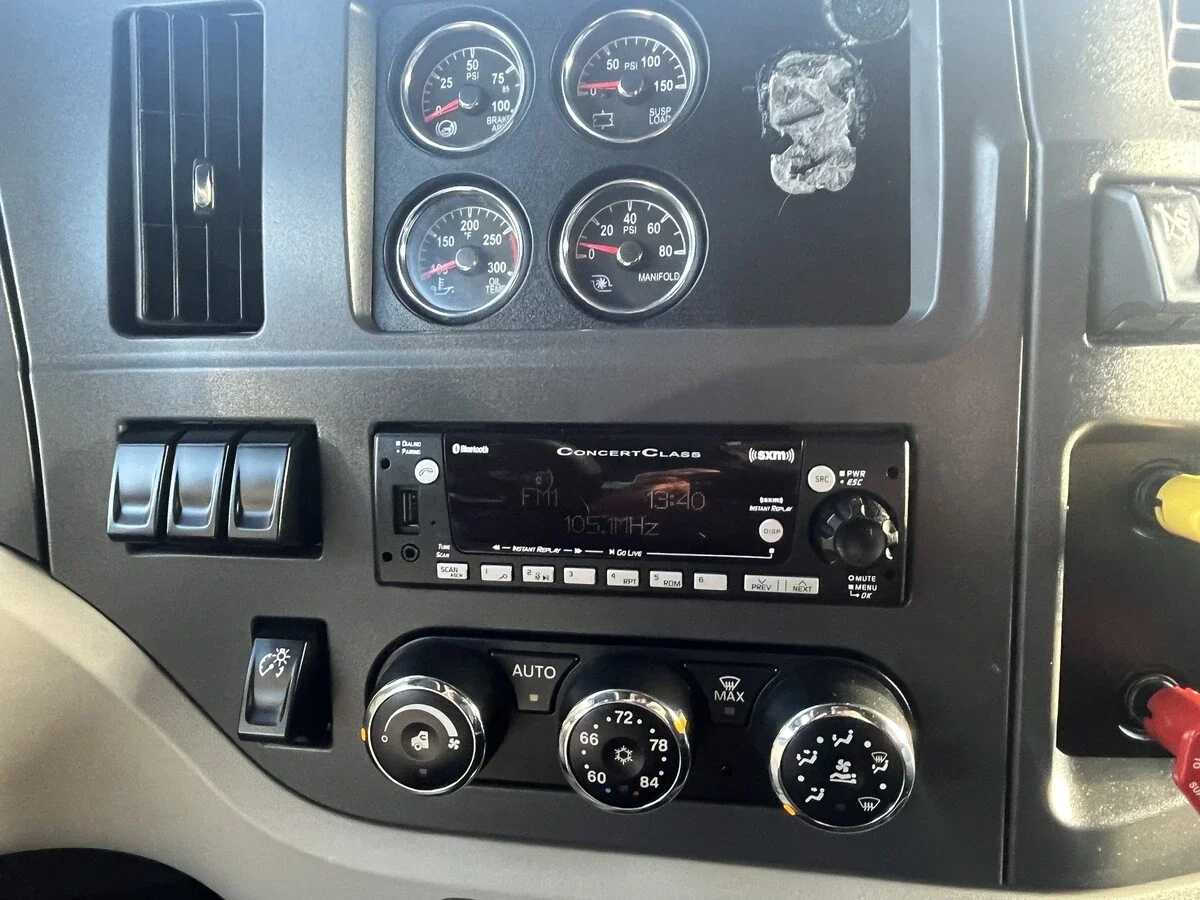 2023 Peterbilt 579 - image 22