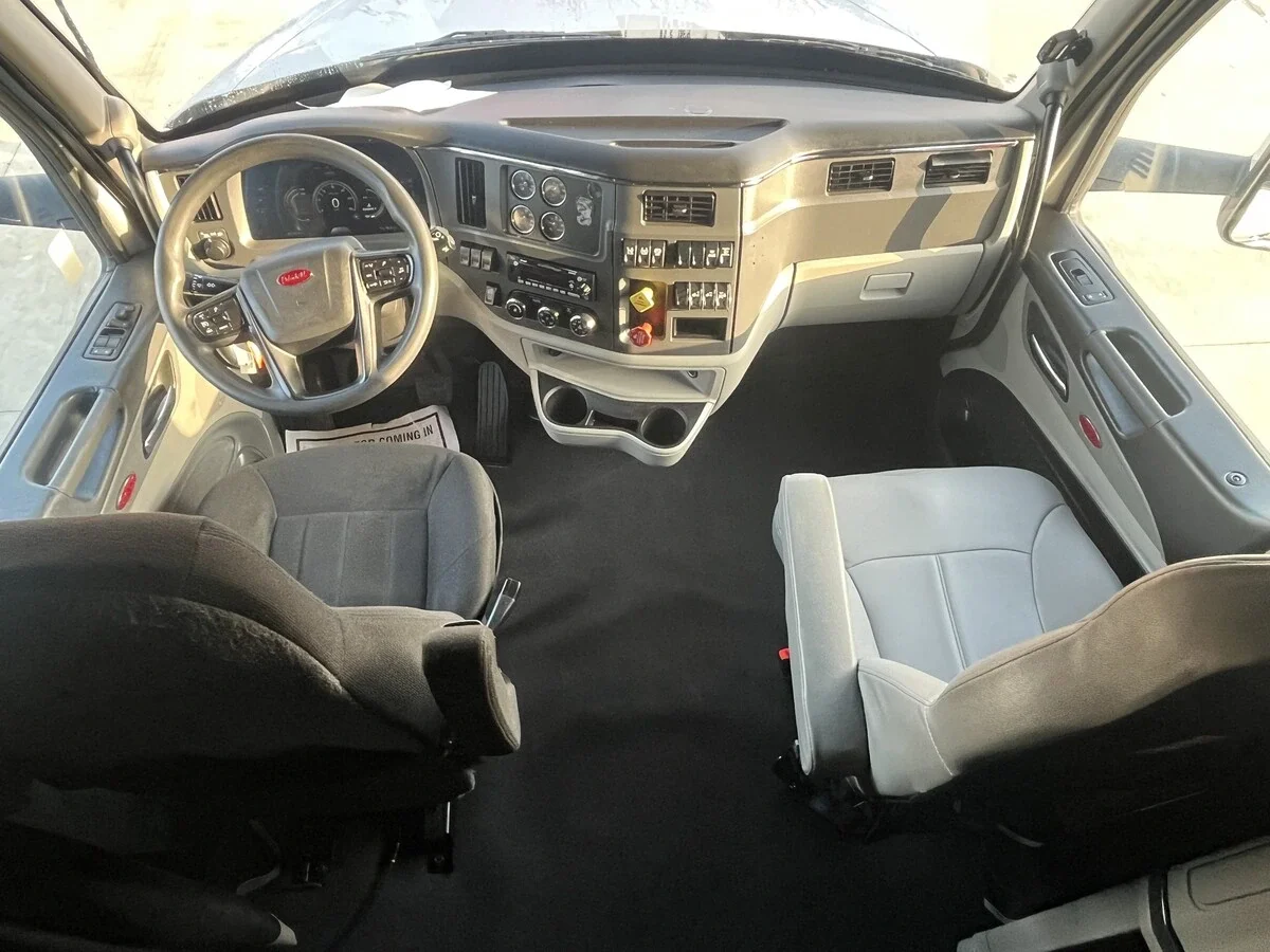 2023 Peterbilt 579 - image 29
