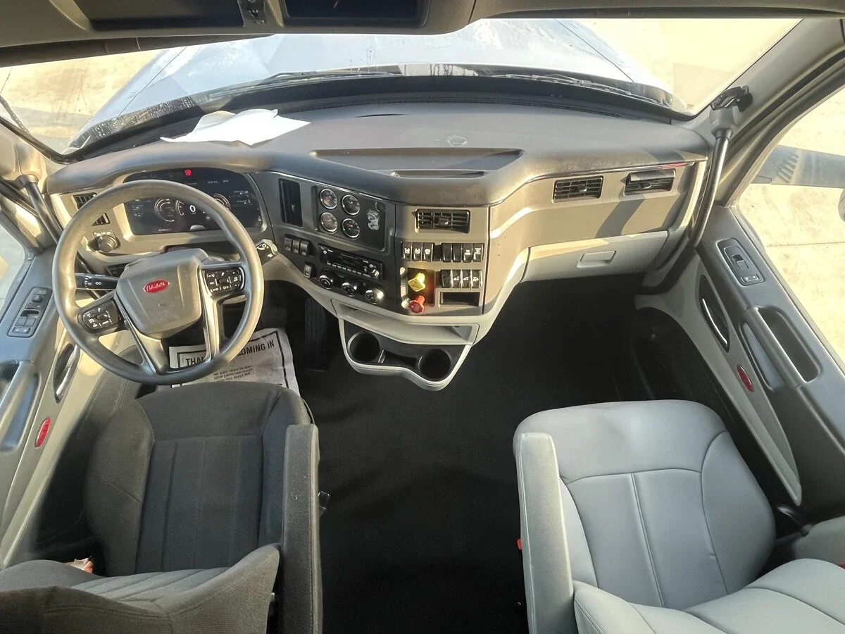 2023 Peterbilt 579 - image 31