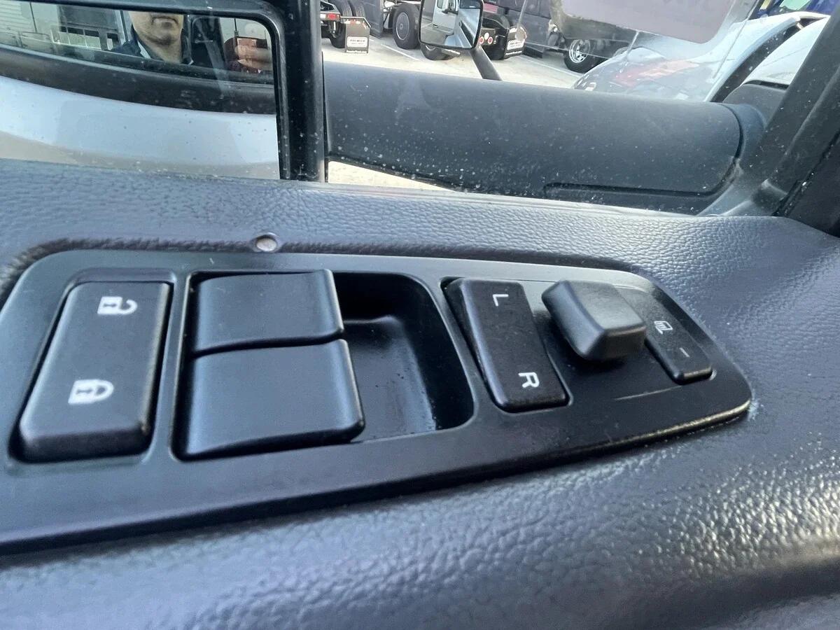 2023 Peterbilt 579 - image 19